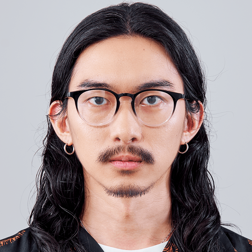 男性のメガネ装着イメージ