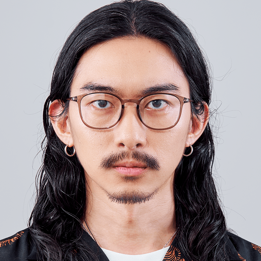 男性のメガネ装着イメージ